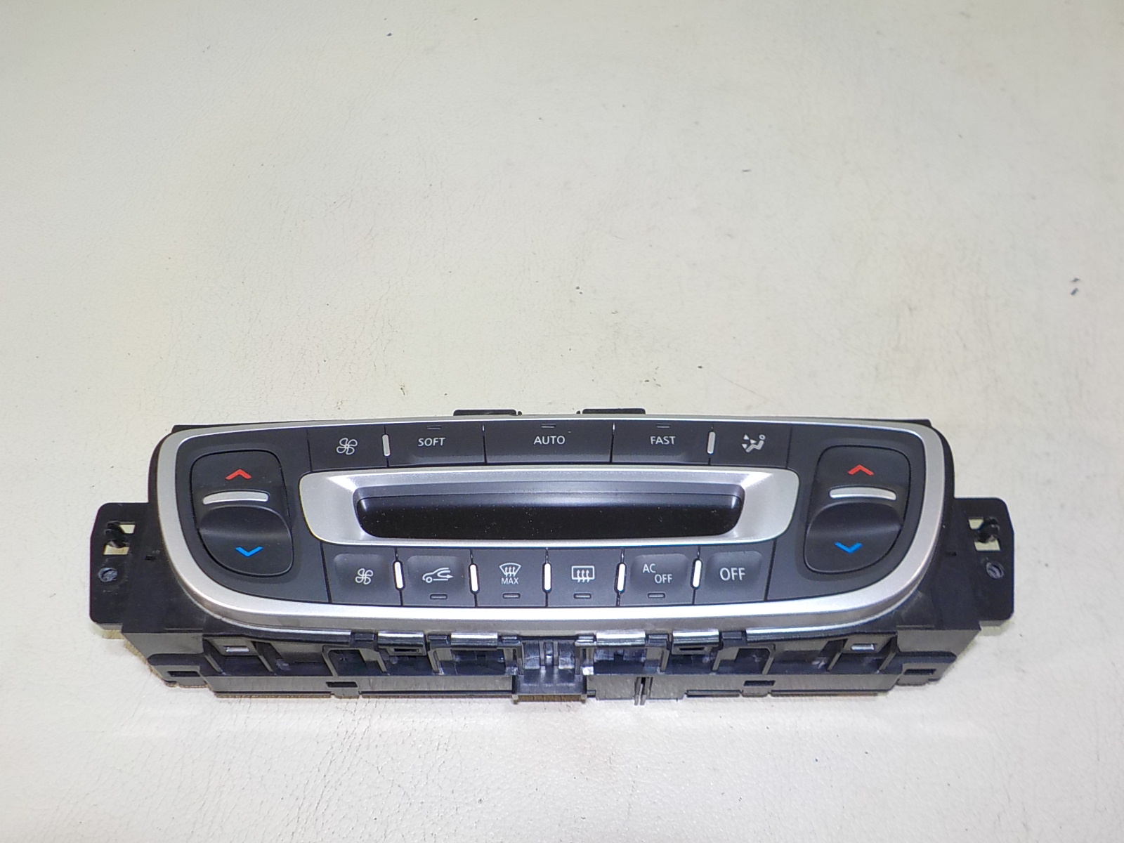 фото Renault Fluence Блок управления климатической установкой 2010-2017 от нашего магазина