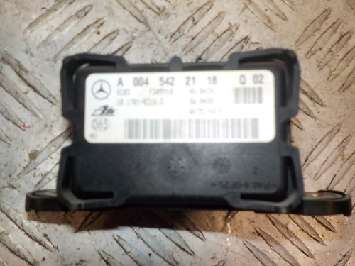 фото Mercedes S W221 Датчик ускорения 2006-2013