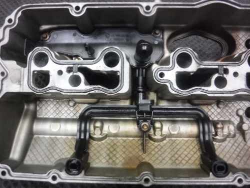 фото BMW X5 F15 Крышка головки блока (клапанная) 2013-2019