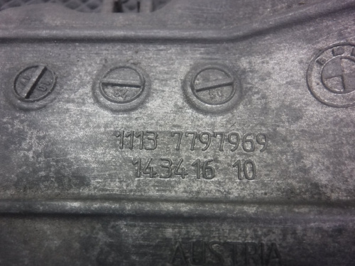 фото BMW 1 E87 Поддон масляный двигателя 2004-2011