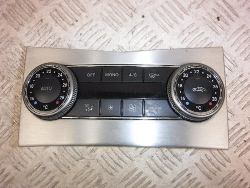 фото Mercedes C W204 Блок управления климатической установкой 2007-2013