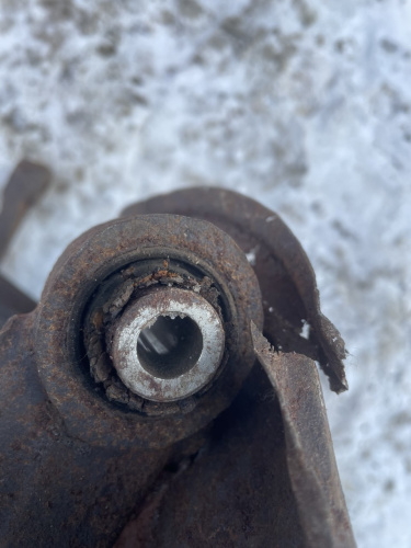 фото VW Touran Кулак поворотный задний левый 2003-2010