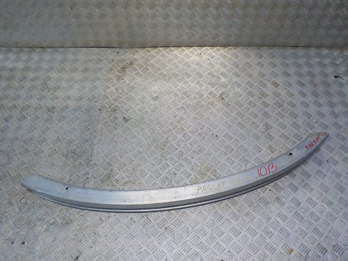 фото VW Passat B5 Усилитель переднего бампера 1996-2005