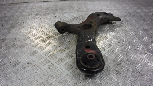 фото Toyota Auris E15 Рычаг передний правый 2006-2012