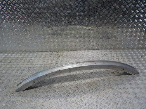 фото VW Passat B5 Усилитель переднего бампера 1996-2005