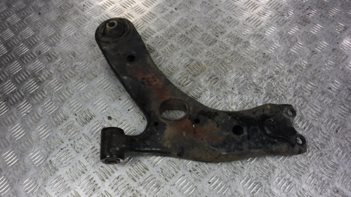 фото Toyota Auris E15 Рычаг передний левый 2006-2012