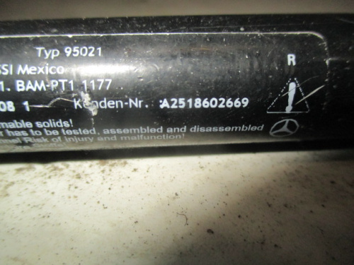 фото Mercedes ML W164 Ответная часть ремня безопасности с пиропатроном правая 2005-2011