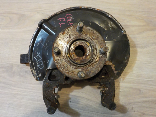 фото Mitsubishi Colt Кулак поворотный передний левый 2003-2012